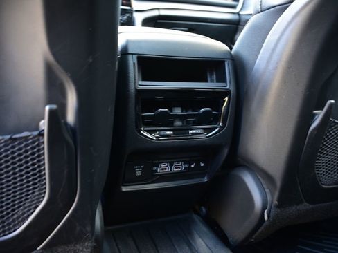 Used 2022 Jeep Grand Cherokee Limited 4xe w/ Luxury Tech Group II AWD/4WD image 28