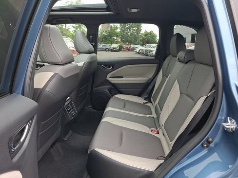 Used 2025 Subaru Forester Limited AWD/4WD image 10