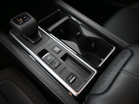 Used 2022 Nissan Pathfinder SL image 31