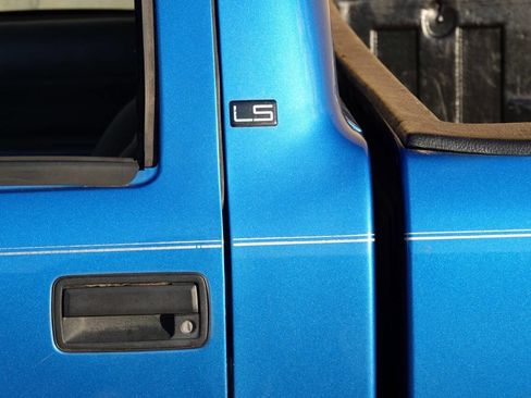 Used 2000 Chevrolet S10 Pickup LS w/ Preferred Equipment Group image 15