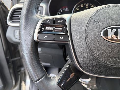 Used 2019 Kia Sorento SX image 16