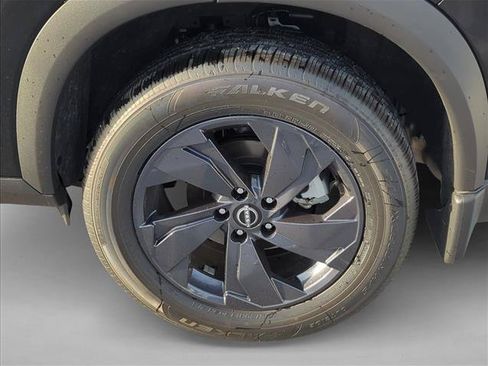 Used 2026 Nissan Rogue SV FWD image 7