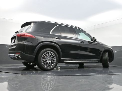 Used 2022 Mercedes-Benz GLE 350 4MATIC w/ Premium Package image 34