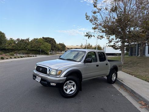 Used 2004 Toyota Tacoma PreRunner RWD image 1