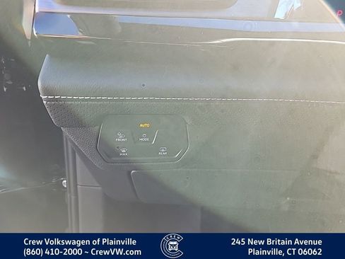 New 2026 Volkswagen Atlas Cross Sport SE image 29