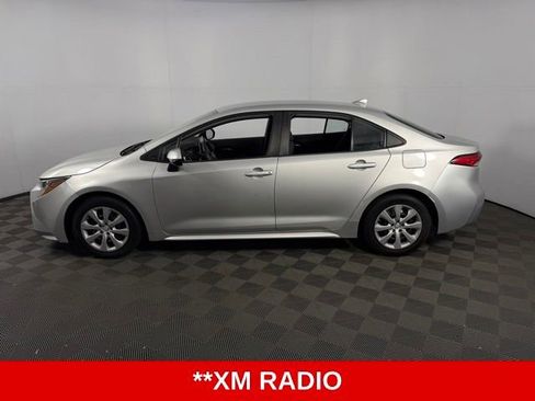 Used 2021 Toyota Corolla LE FWD image 5