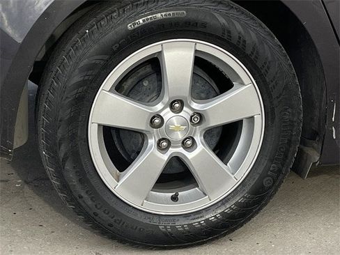 Used 2015 Chevrolet Cruze LT image 9