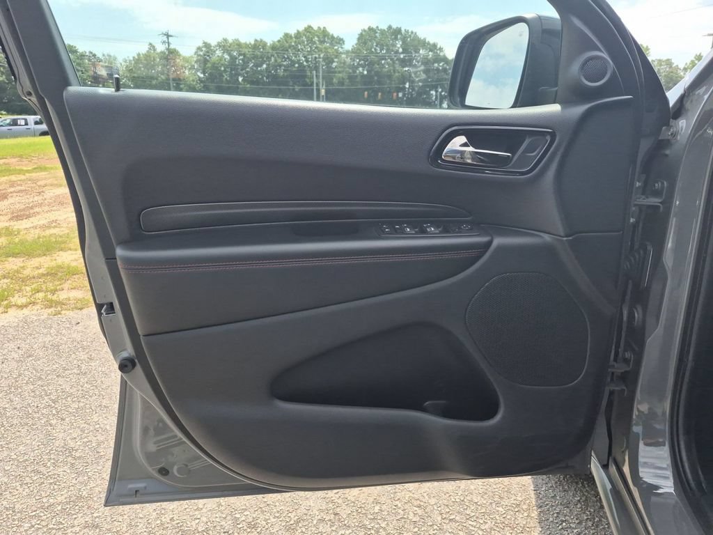 Used 2025 Dodge Durango GT RWD image 13