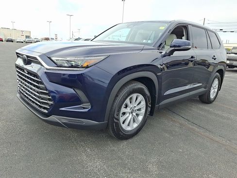 New 2026 Toyota Grand Highlander AWD image 3