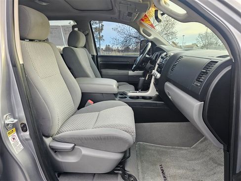 Used 2008 Toyota Tundra 4x4 CrewMax image 10