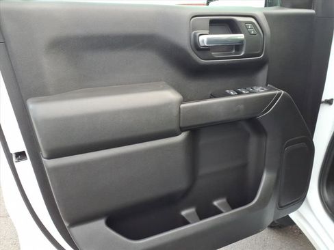 Used 2019 Chevrolet Silverado 1500 Custom Trail Boss w/ Custom Convenience Package image 8