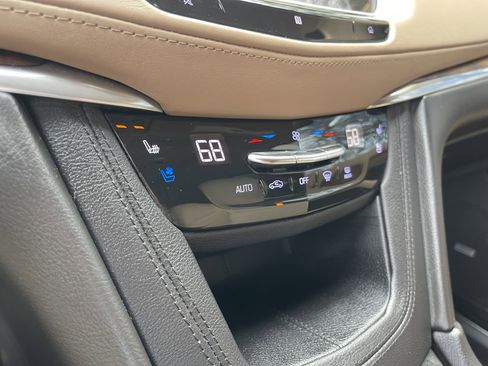 Used 2020 Cadillac XT5 Premium Luxury w/ Platinum Package image 10