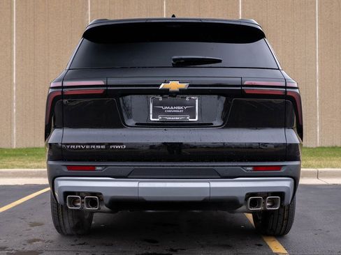 New 2026 Chevrolet Traverse LT w/ Driver Confidence Package image 8