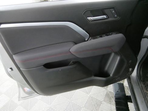 Used 2024 Chevrolet Colorado Z71 w/ Z71 Convenience Package 2 AWD/4WD image 13