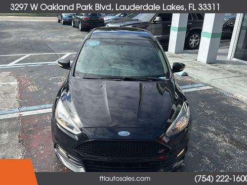 Used 2018 Ford Focus ST image 4