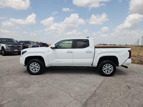 Used 2024 Toyota Tacoma SR5 RWD image 4