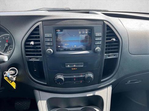 Used 2022 Mercedes-Benz Metris image 8
