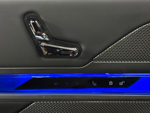 Used 2024 BMW i7 eDrive50 w/ Premium Package image 18