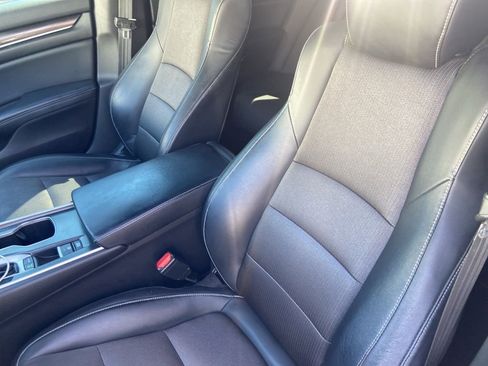 Used 2018 Honda Accord Sport image 2