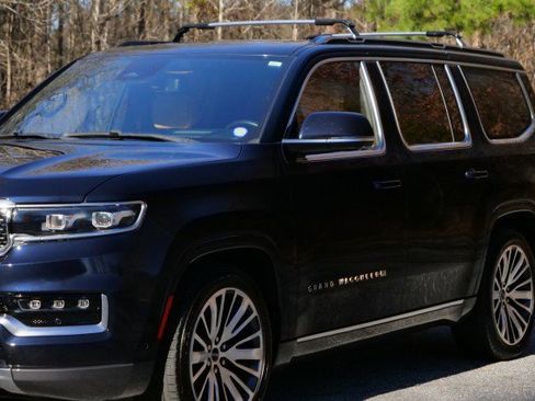 Used 2022 Jeep Grand Wagoneer Series III w/ Rear Seat Video Group 1 image 39