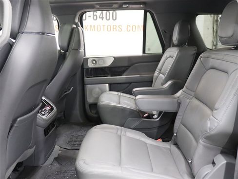 Used 2020 Lincoln Navigator L Reserve w/ Luxury Package image 12