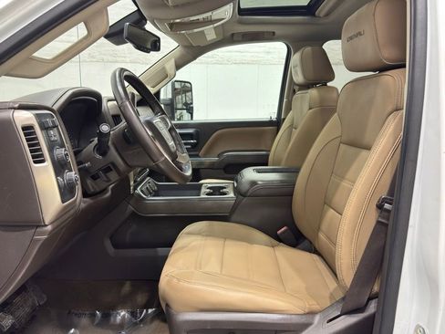 Used 2017 GMC Sierra 2500 Denali w/ Duramax Plus Package image 14