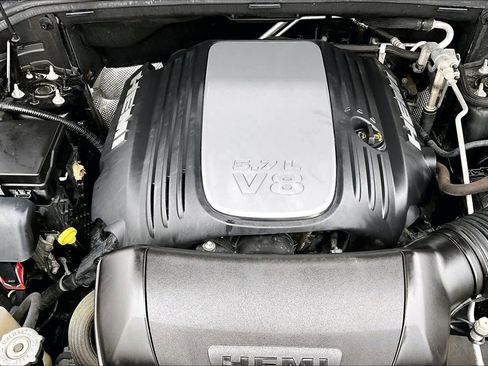 Used 2018 Dodge Durango R/T w/ Blacktop Package image 32