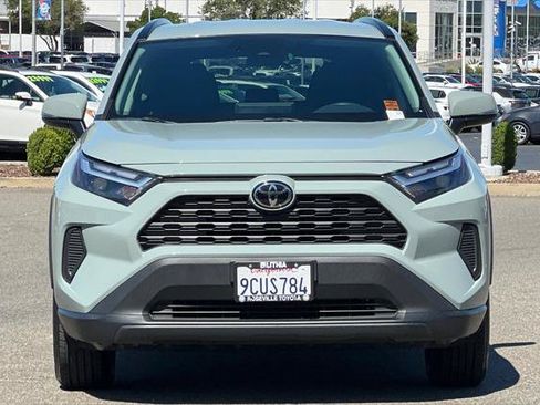 Certified 2022 Toyota RAV4 XLE w/ XLE Grade Weather Package AWD/4WD image 10