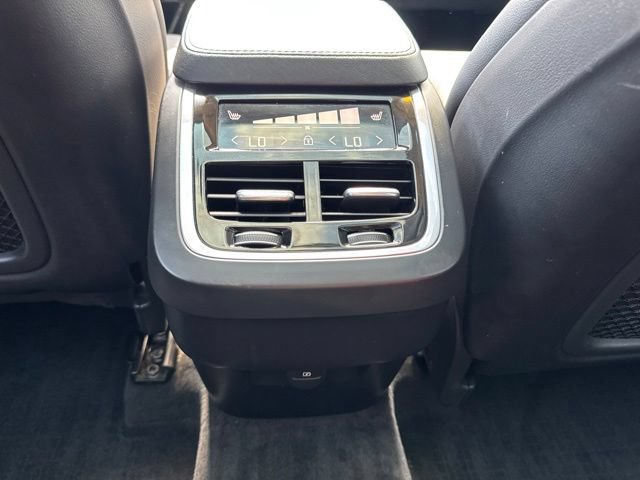 Certified 2024 Volvo XC90 B5 Core w/ Protection Package Premier AWD/4WD image 17