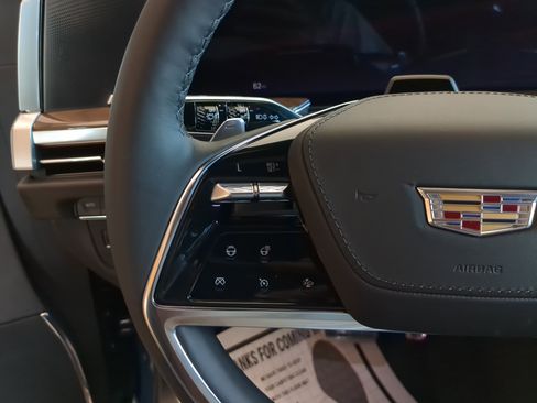 New 2025 Cadillac Escalade Sport Platinum w/ LPO, ONYX Package image 31