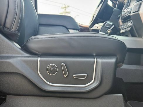 Used 2015 Ford F150 Platinum w/ Equipment Group 701A Luxury AWD/4WD image 24