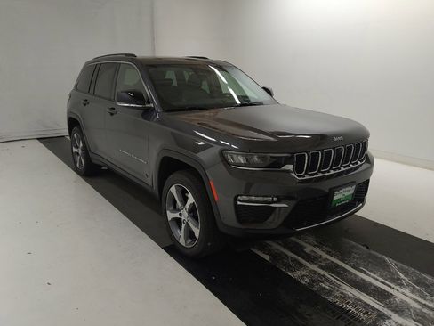 Used 2022 Jeep Grand Cherokee Limited 4xe w/ Luxury Tech Group II image 13