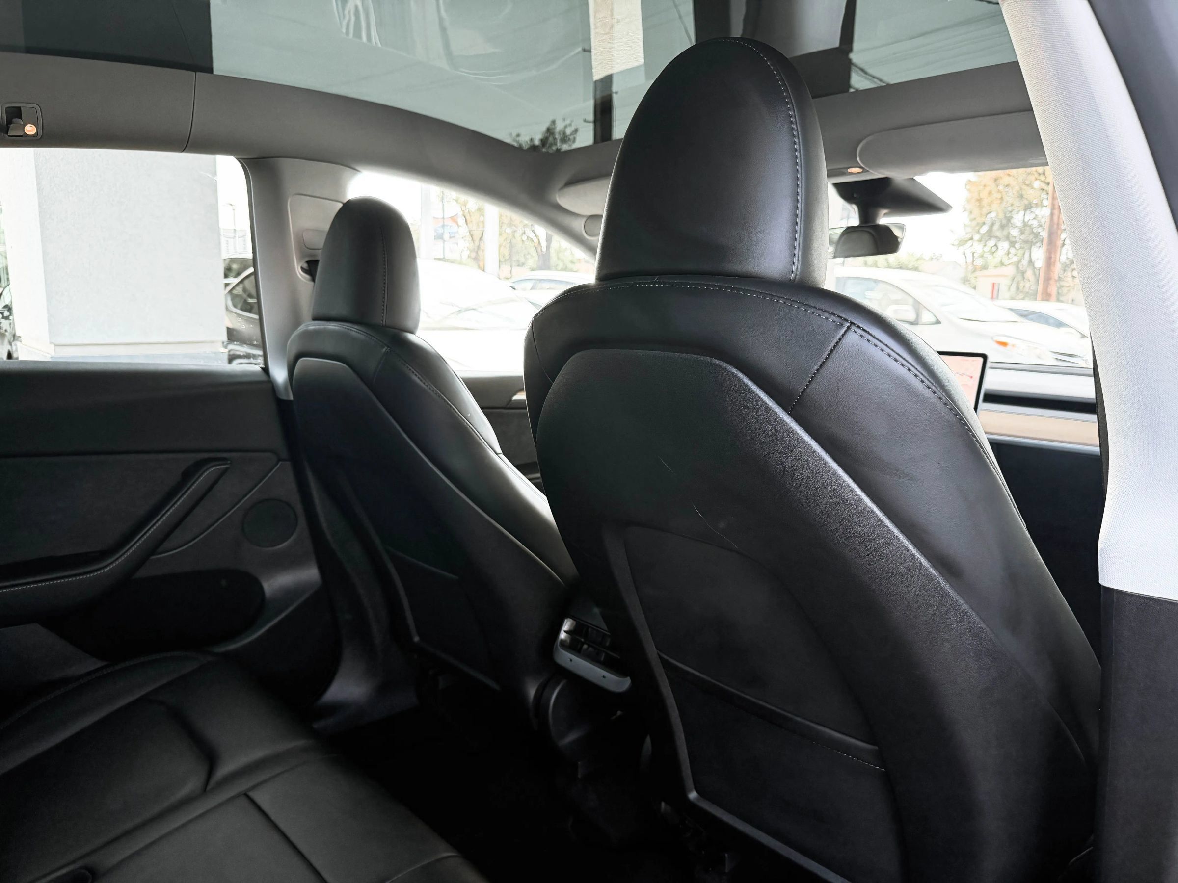 Used 2023 Tesla Model Y Long Range AWD/4WD image 28