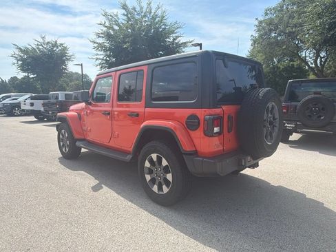 Used 2018 Jeep Wrangler Unlimited Sahara AWD/4WD image 3