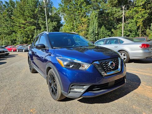 Used 2020 Nissan Kicks SR w/ SR Premium Package image 16
