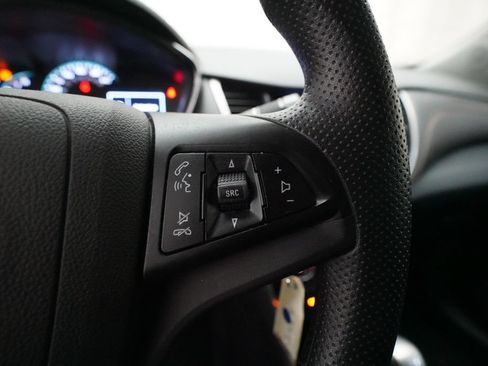 Used 2020 Chevrolet Trax LT FWD image 18