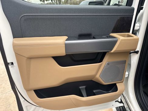 Used 2022 Ford F150 Lariat image 12