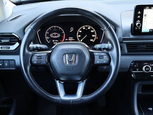 Used 2025 Honda Pilot Touring image 14