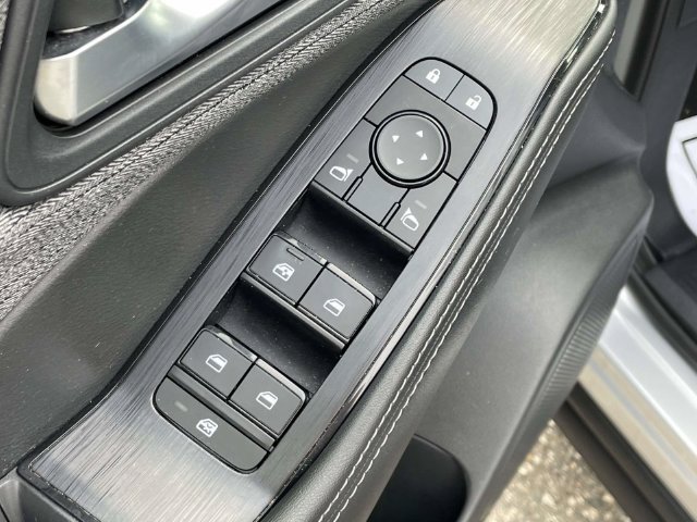 Used 2021 Nissan Rogue SV FWD image 15