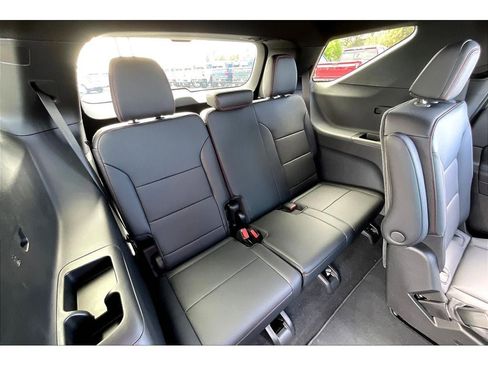 Used 2026 Chevrolet Traverse Z71 w/ Driver Confidence Package image 29