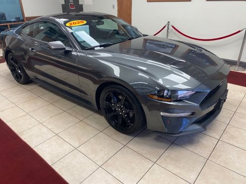 Used 2020 Ford Mustang Coupe w/ Equipment Group 101A RWD image 4