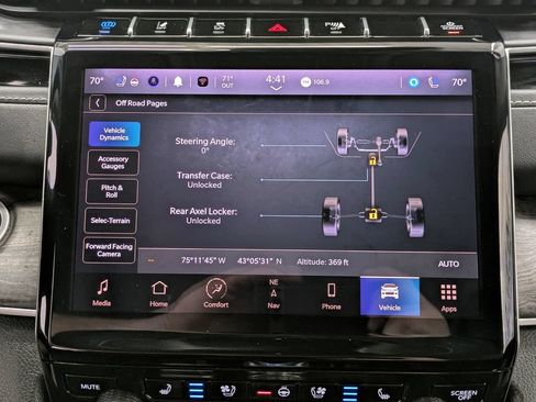 Used 2023 Jeep Grand Cherokee 4WD 4xe w/ Luxury Tech Group II image 43