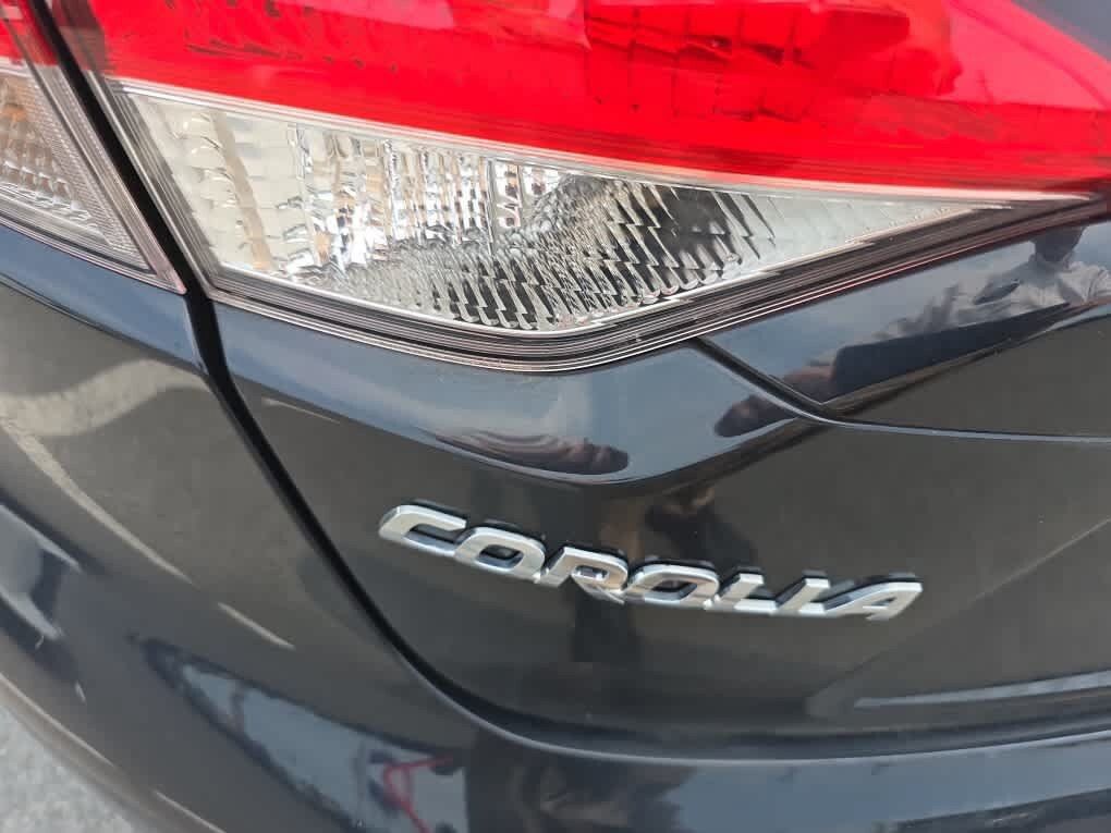 Used 2023 Toyota Corolla LE FWD image 6