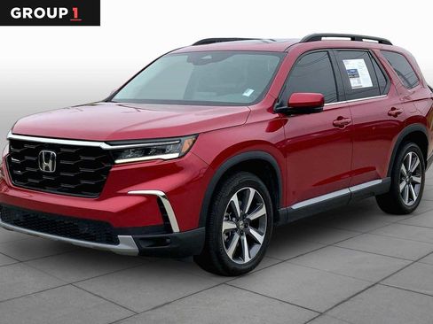Used 2025 Honda Pilot Elite image 1