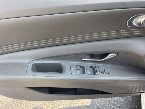 Used 2023 Hyundai Elantra SEL w/ Convenience Package FWD image 16