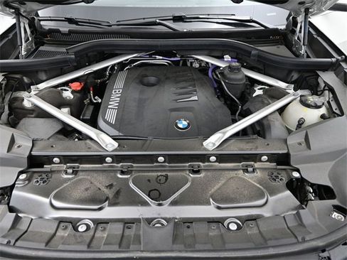 Used 2025 BMW X7 xDrive40i image 15