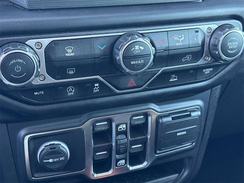 Used 2023 Jeep Gladiator Sport image 21