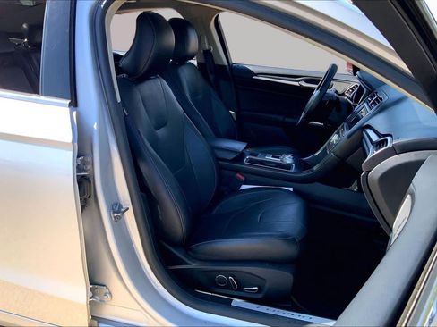 Used 2019 Ford Fusion Titanium AWD/4WD image 9