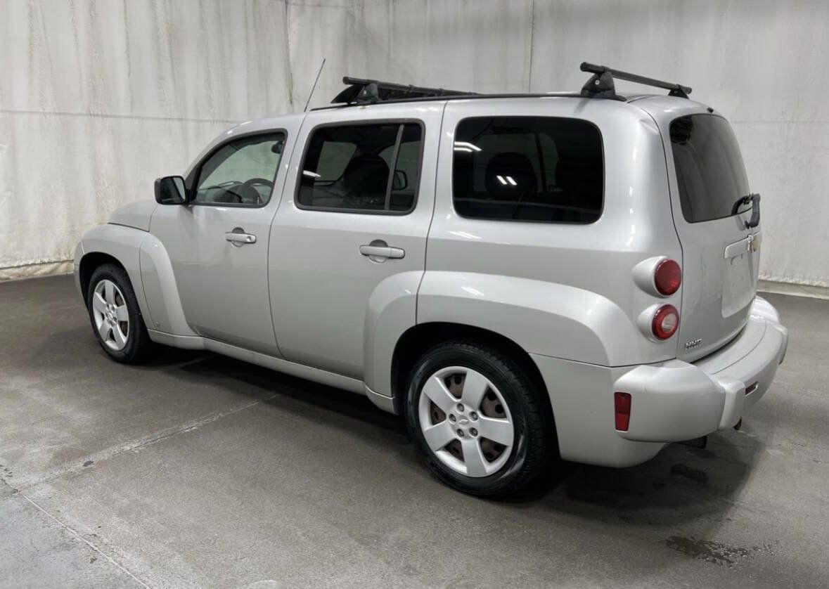 Used 2008 Chevrolet HHR LS FWD image 2