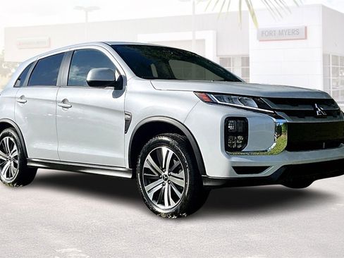 Used 2025 Mitsubishi Outlander Sport ES image 1